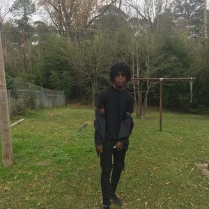 Meet your Posher, Deejay